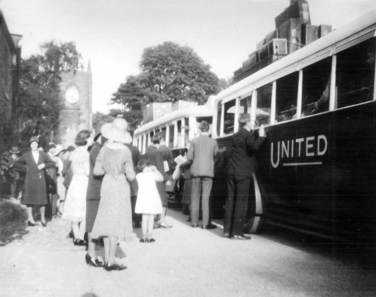 Coaches in Church Street.jpg - Coaches in Church Street.  Note: that there is lots of luggage on the roofs of the coaches.   ( Does anyone known who / what / why / when ?  - Might it be evacuees during WWII)  
